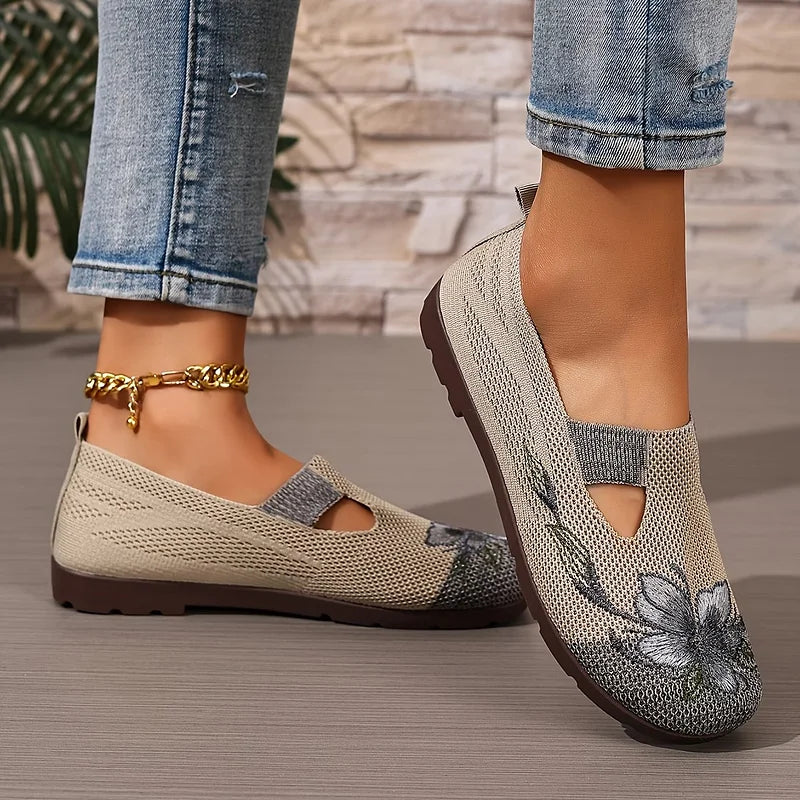 Martine – Przewiewne Dzianinowe Buty z Kwiatowym Haftem