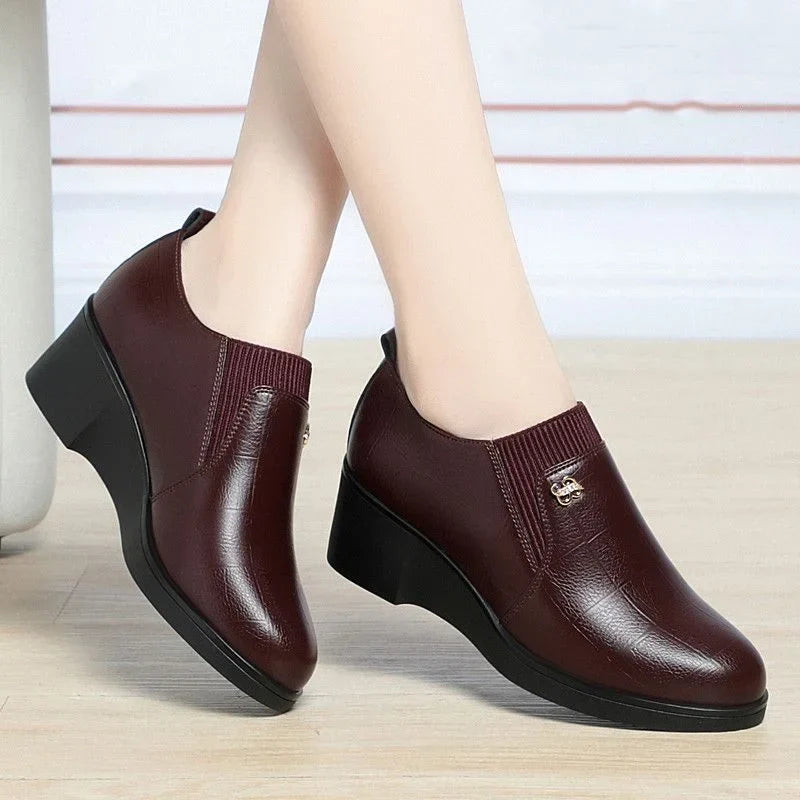 Switolina – Modne Skórzane Buty Na Koturnie