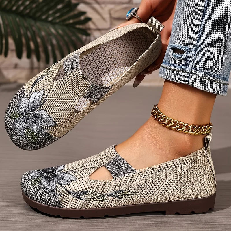Martine – Przewiewne Dzianinowe Buty z Kwiatowym Haftem