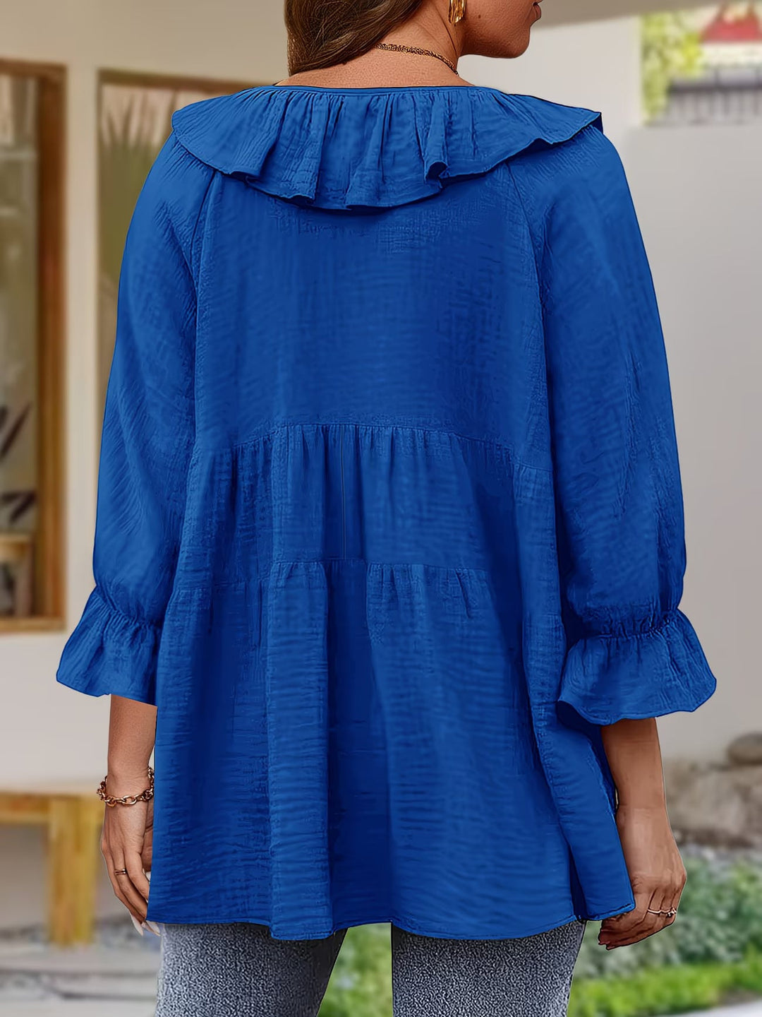Garbine – Elegancka Bluzka z Falbaną Przy Szyi