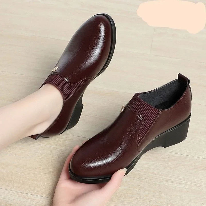 Switolina – Modne Skórzane Buty Na Koturnie