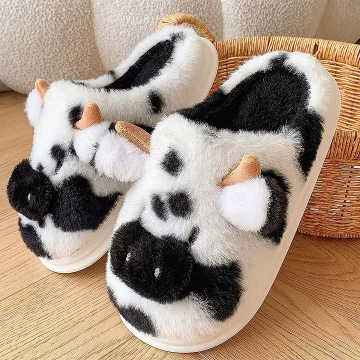 Faliza – Pluszowe Kapcie Domowe Z Nadrukiem W Kropki W Stylu „Spotted Cow”