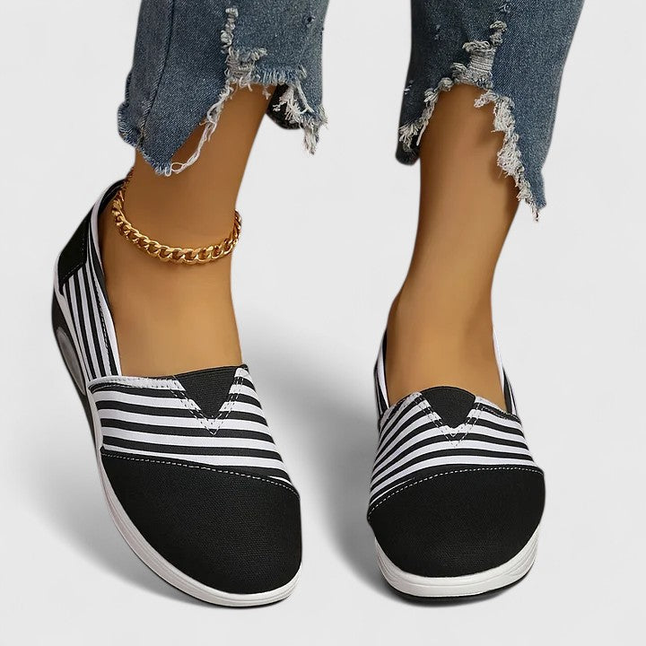 Onora - Buty Wsuwane W Paski
