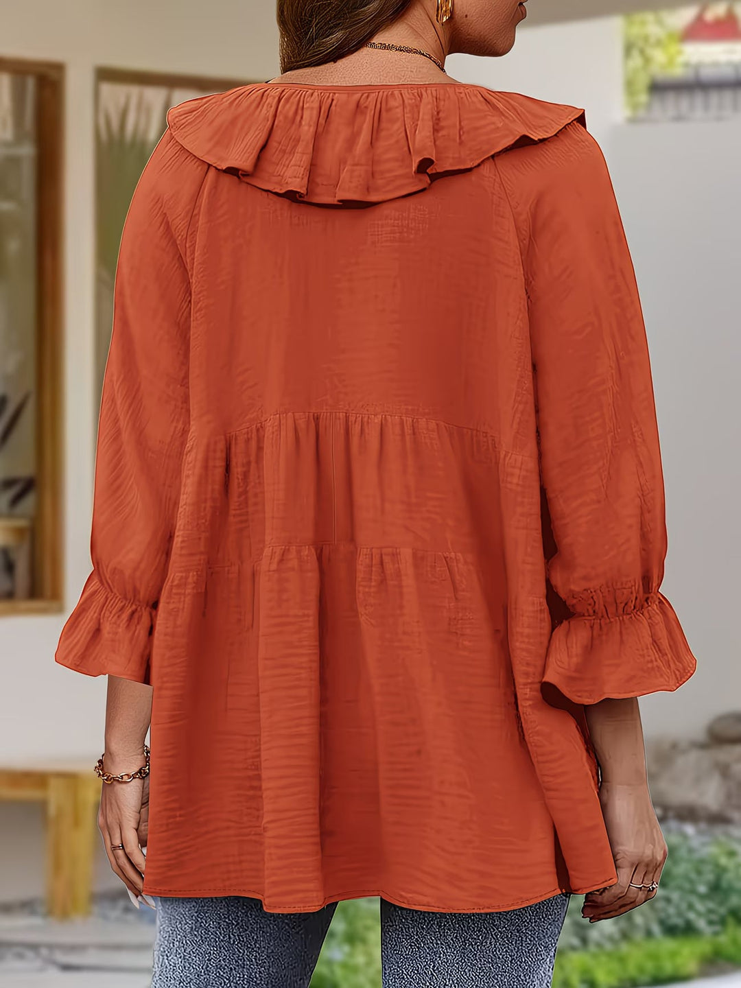 Garbine – Elegancka Bluzka z Falbaną Przy Szyi