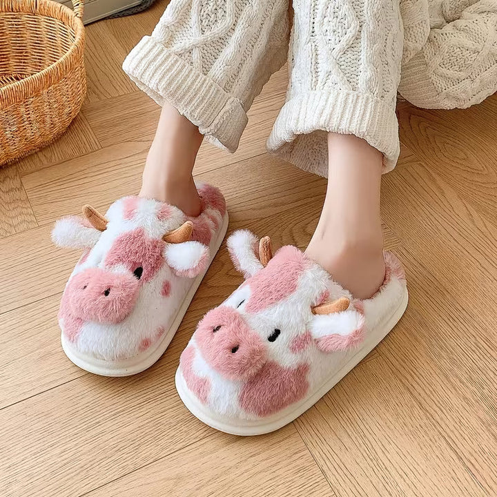 Faliza – Pluszowe Kapcie Domowe Z Nadrukiem W Kropki W Stylu „Spotted Cow”