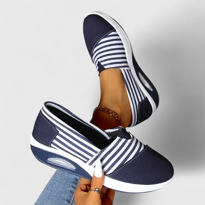 Onora - Buty Wsuwane W Paski