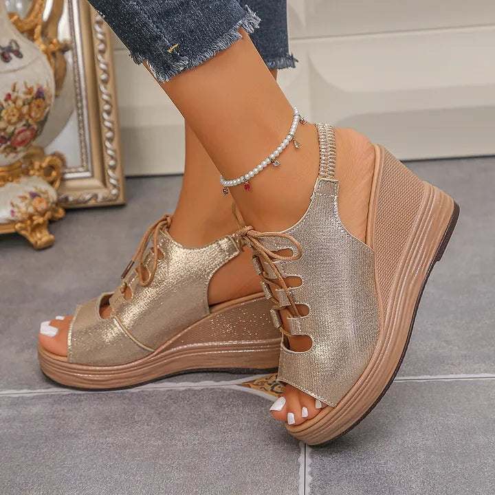 Eleaner – Wygodne Sandały na Koturnie