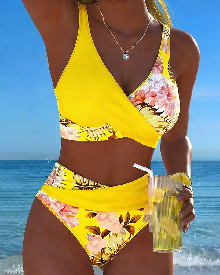 Hinari – Zestaw Bikini w Kwiatowy Wzór z Wysokim Stanem