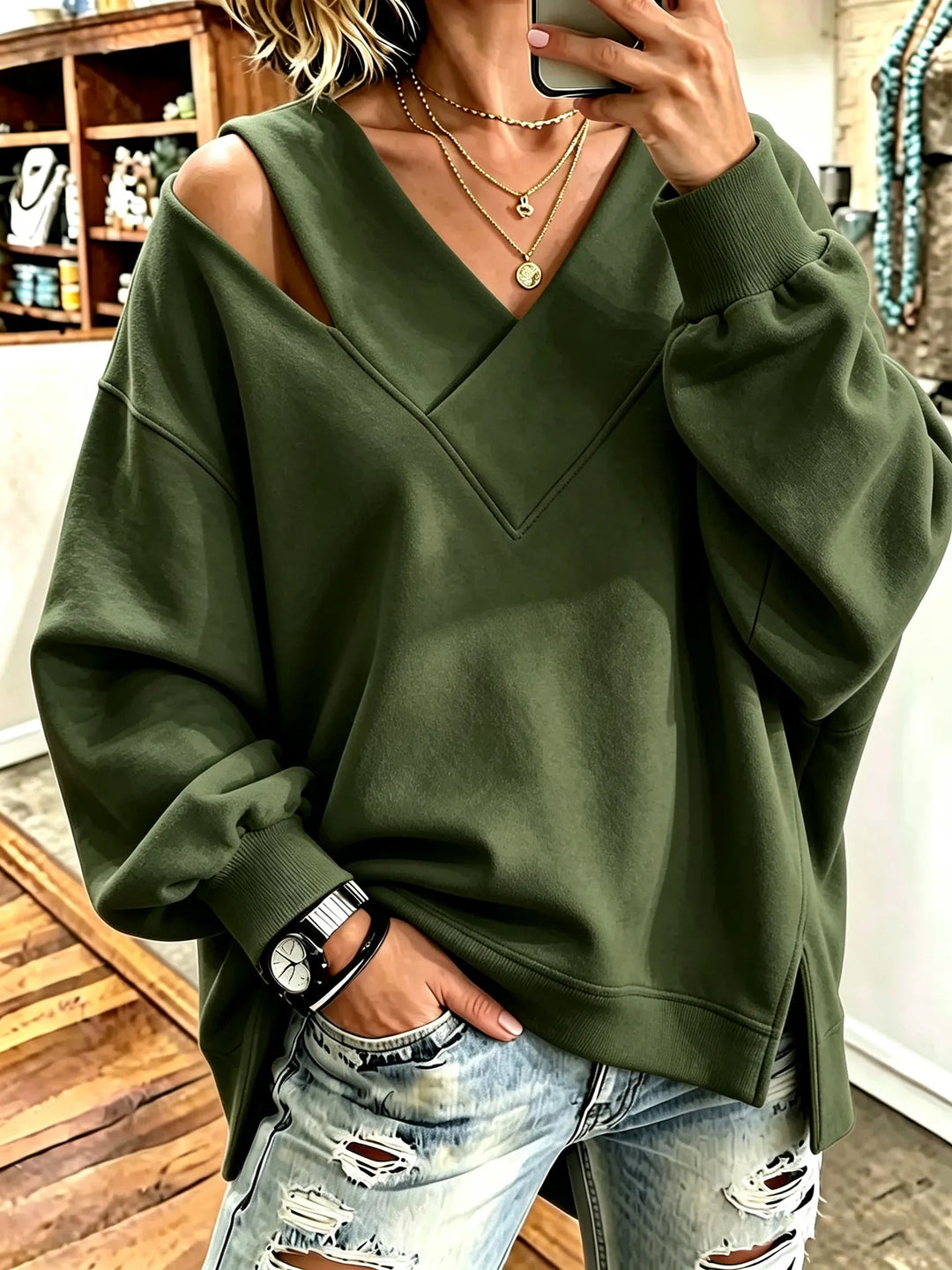 Kirstan – Elegancka Bluza Oversize z Wycięciem i Dekoltem w Kształcie Litery V