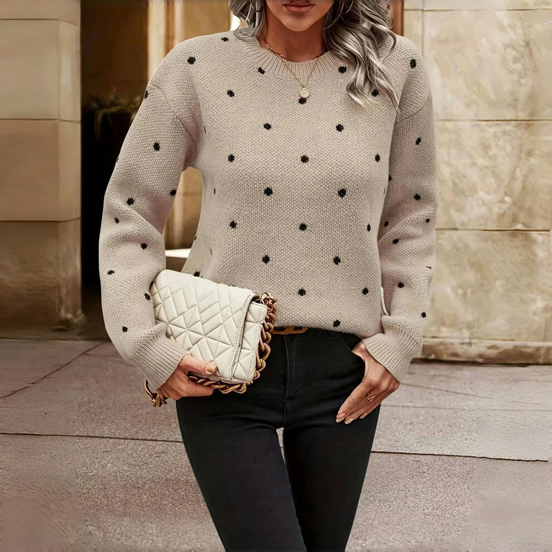 Gergana – Sweter w Kropki z Dzianiny