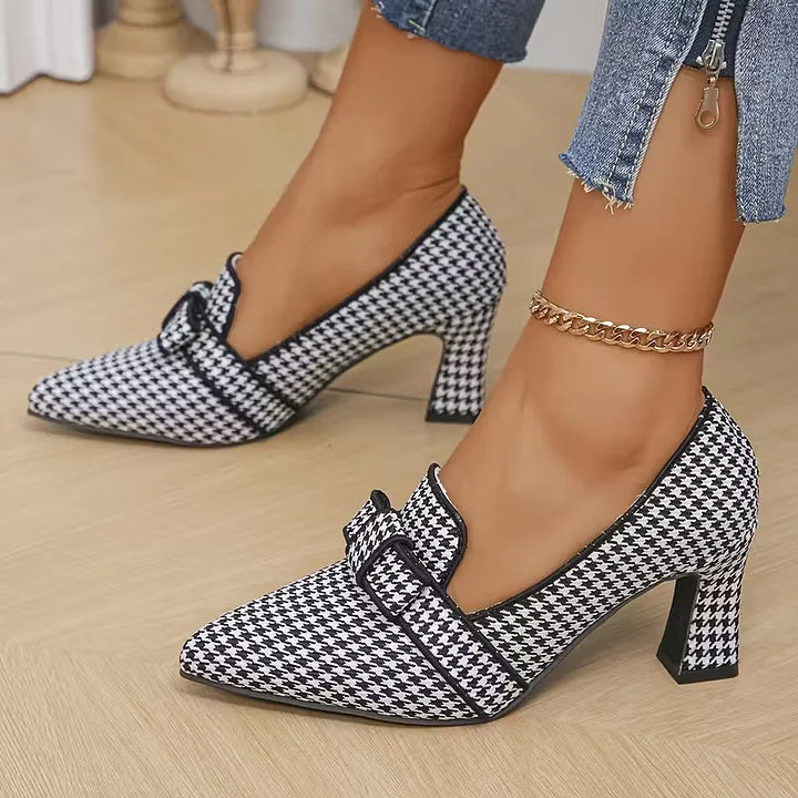 Ayelitah – Buty z Ostrymi Noskami i Antypoślizgową Podeszwą