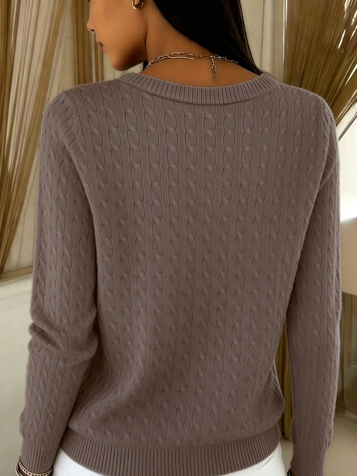 Kitija – Sweter Z Dzianiny Typu Cable Knit Zapinany Na Guziki
