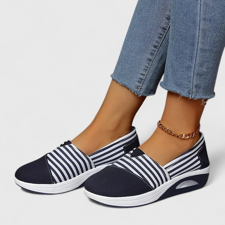 Onora - Buty Wsuwane W Paski