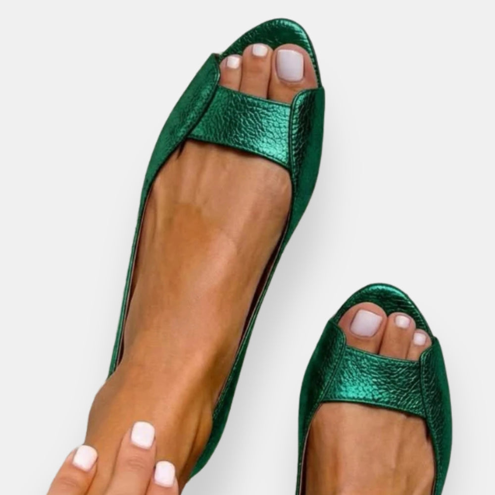 Fryda – Metaliczne Płaskie Sandały
