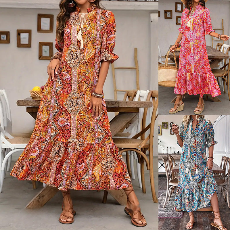 Aniy – Letnia Sukienka w Kwiaty z Dekoltem w Serek