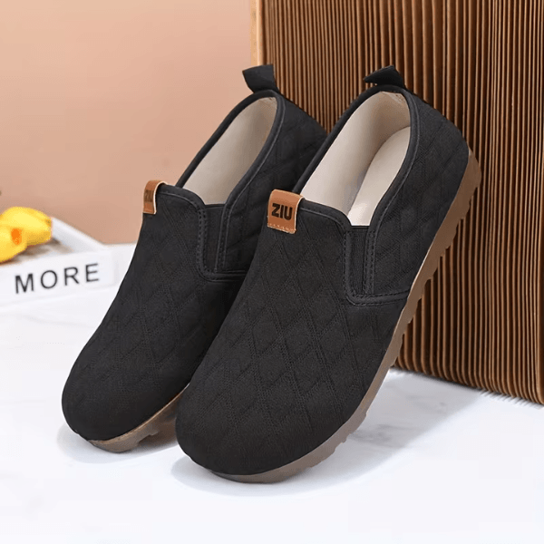 Malisaa - Buty Bez Sznurowadeł Z Szwami W Kształcie Rombu