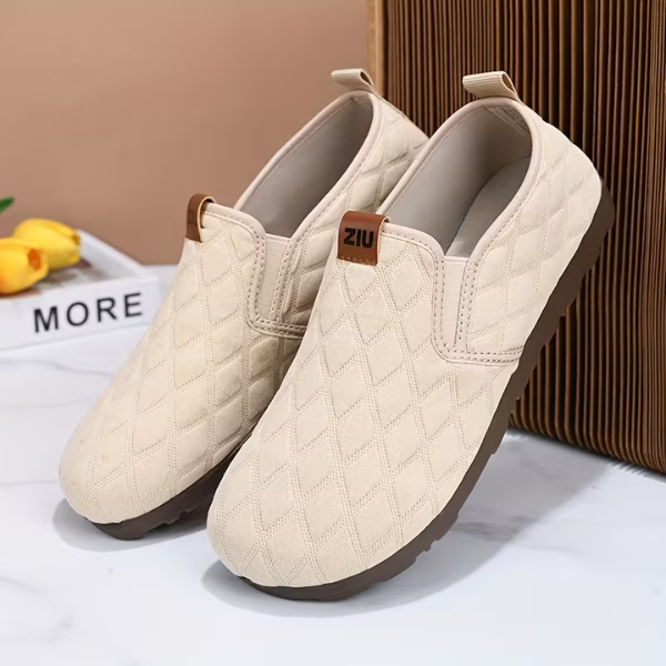Malisaa - Buty Bez Sznurowadeł Z Szwami W Kształcie Rombu