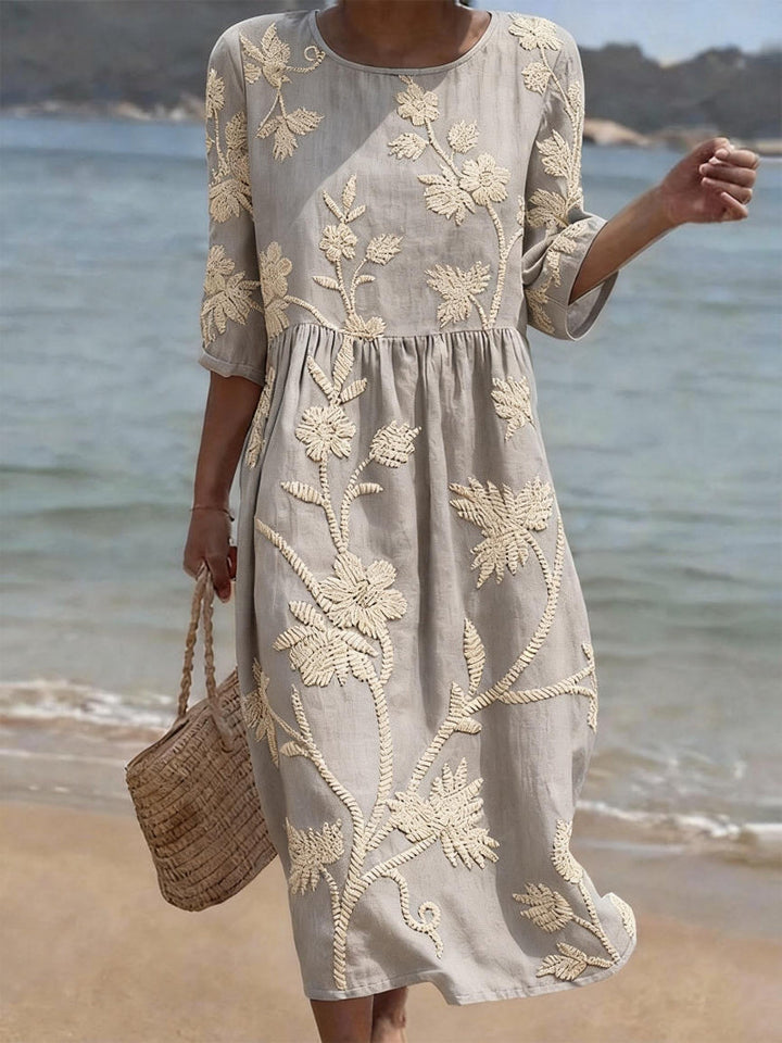 Kleopatra – Haftowana Sukienka w Stylu Vintage