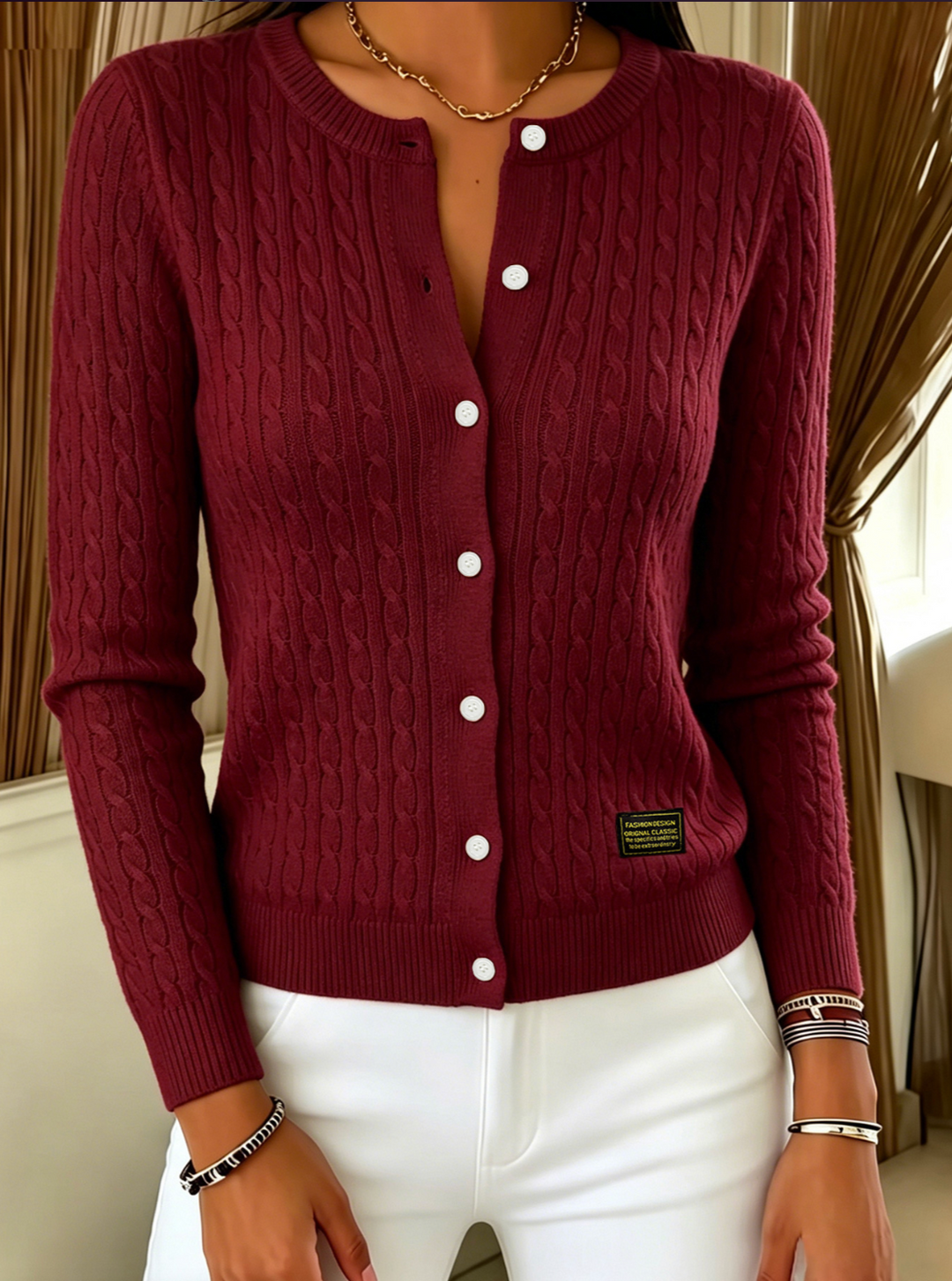 Kitija – Sweter Z Dzianiny Typu Cable Knit Zapinany Na Guziki