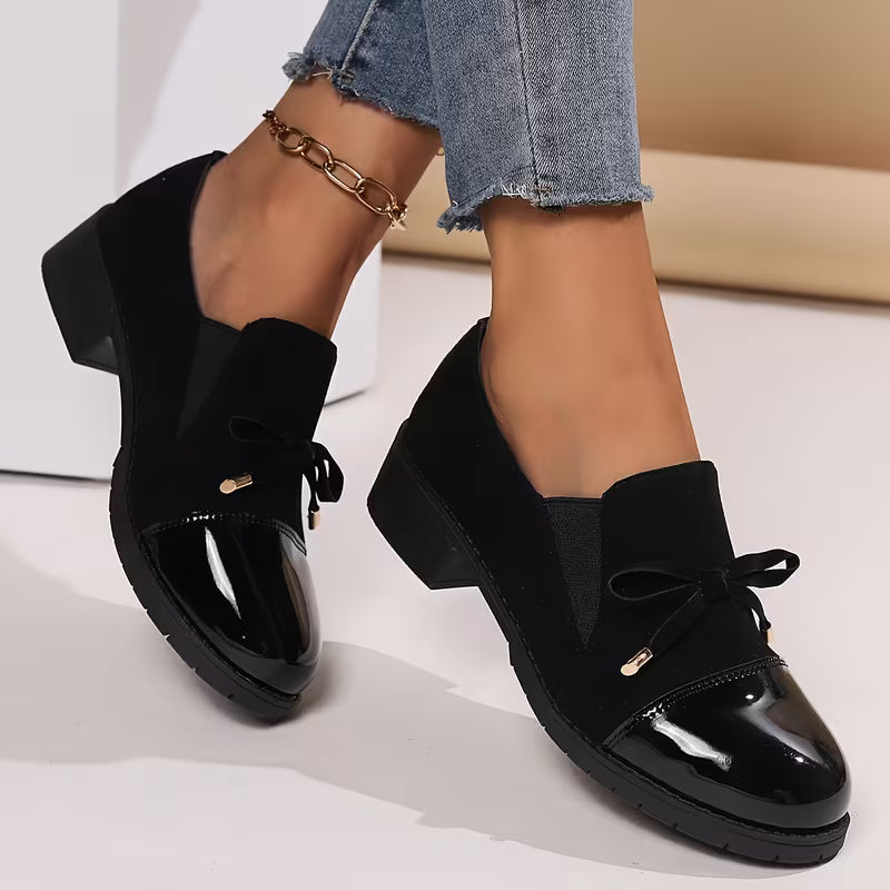 Saiphin – Mokasyny z Kokardką i Błyszczącym Czubkiem