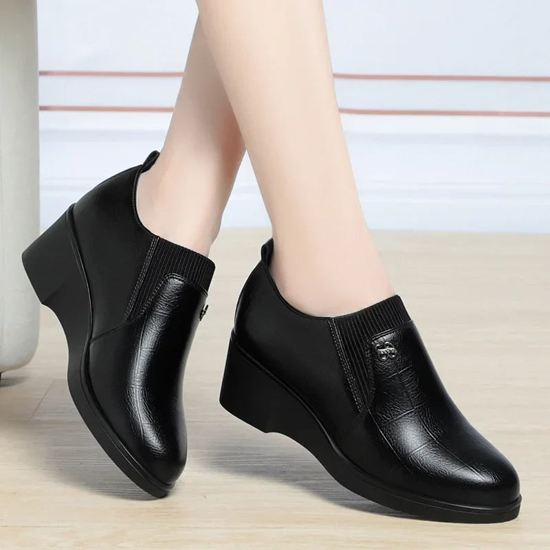 Switolina – Modne Skórzane Buty Na Koturnie