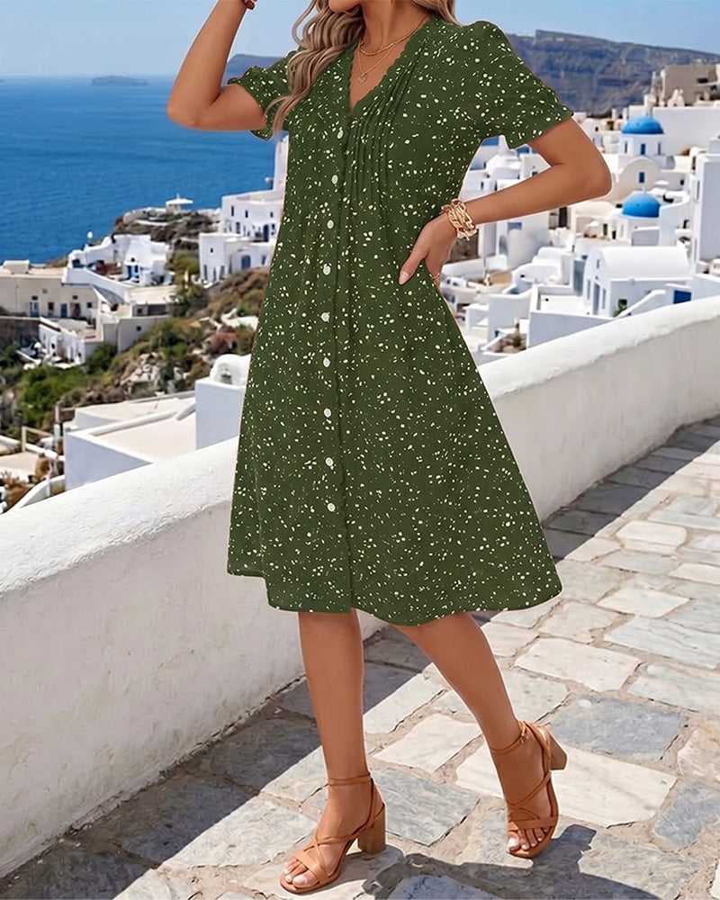 Dayma - Sukienka W Kwiaty Z Dekoltem W Serek I Zapięciem Na Guziki Z Przodu