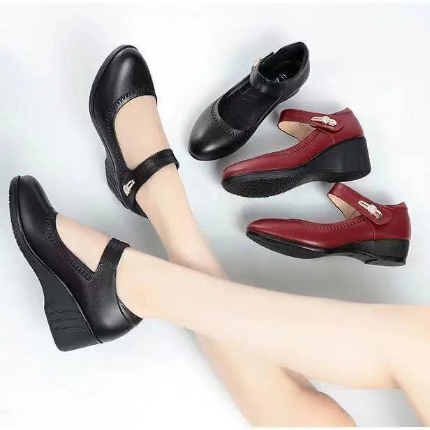 Aikaterina – Buty z Okrągłym Noskiem i Paskiem z Kamrą