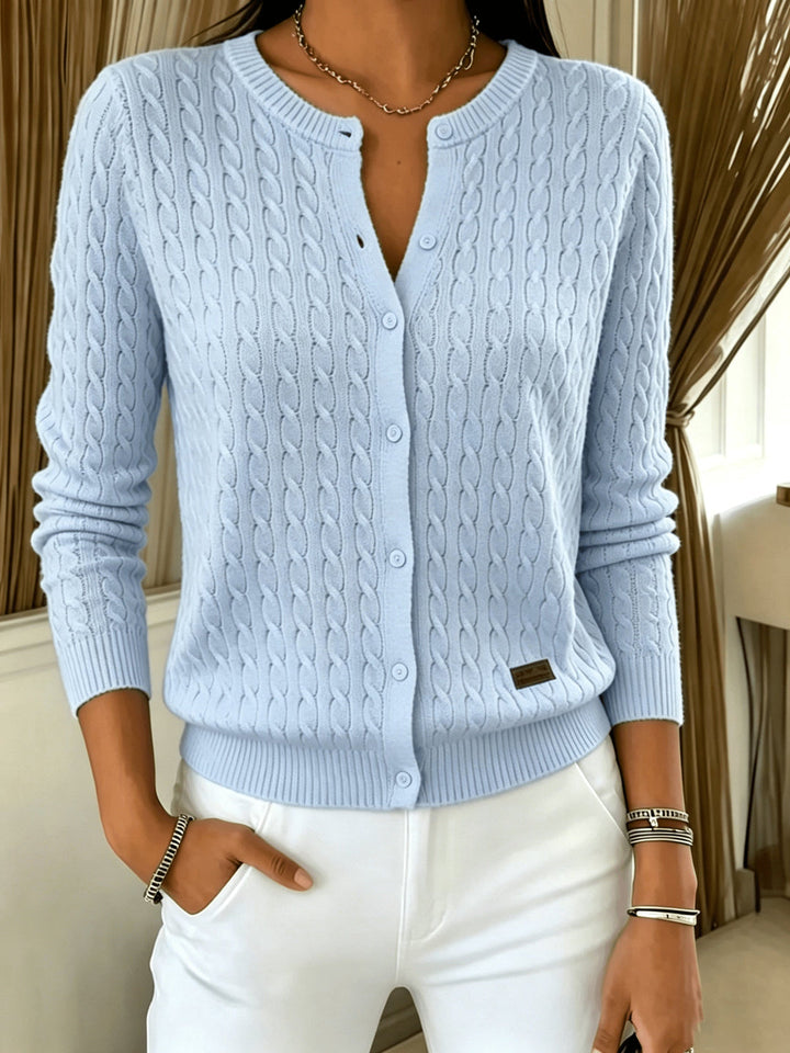 Kitija – Sweter Z Dzianiny Typu Cable Knit Zapinany Na Guziki