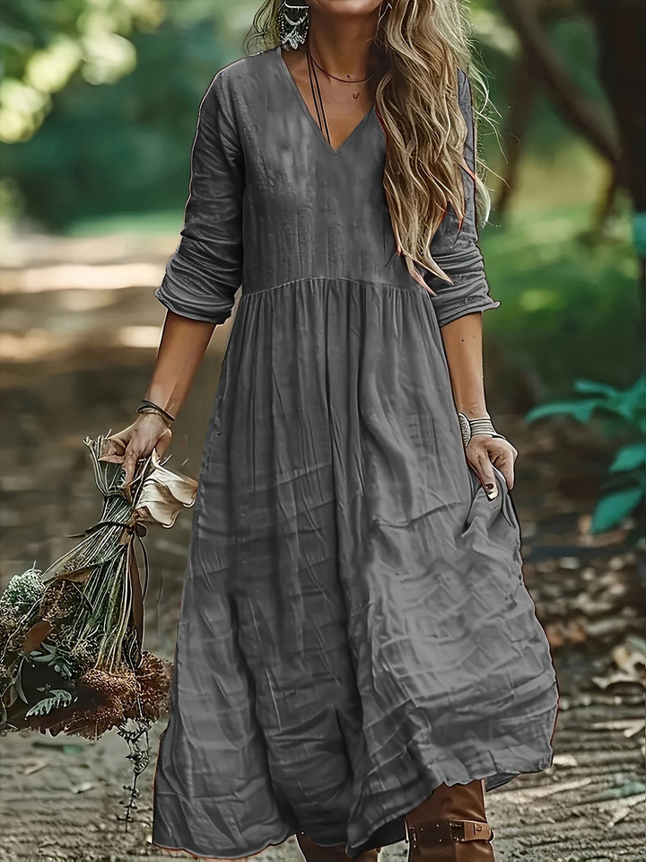 Shirron – Modna Długa Sukienka z Dekoltem w Szpic