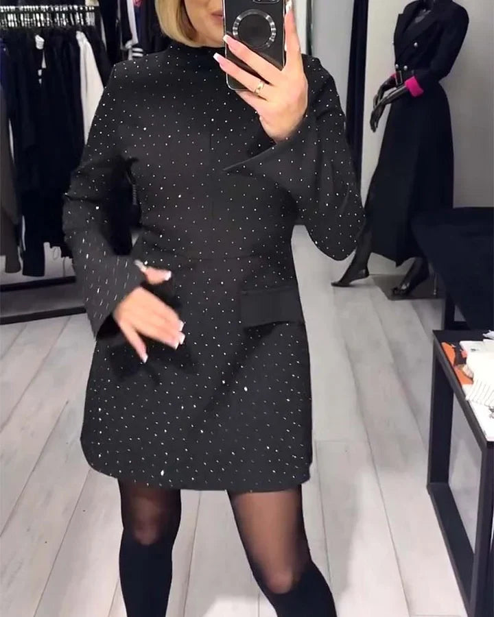 Kenzleigh – Elegancka Sukienka z Błyszczącym Wykończeniem