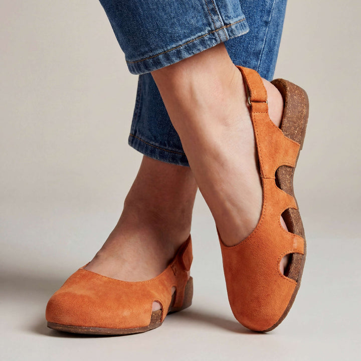 Nathilie – Buty z Zamkniętym Czubkiem i Paskiem z Tyłu Oraz Wycięciami