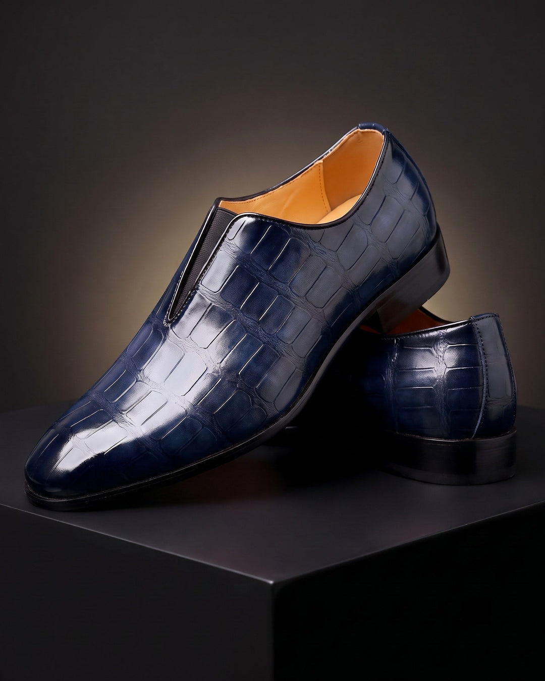 Amphon – Mokasyny z Fakturą Przypominającą Skórę Krokodyla i Konstrukcją Typu Slip-on