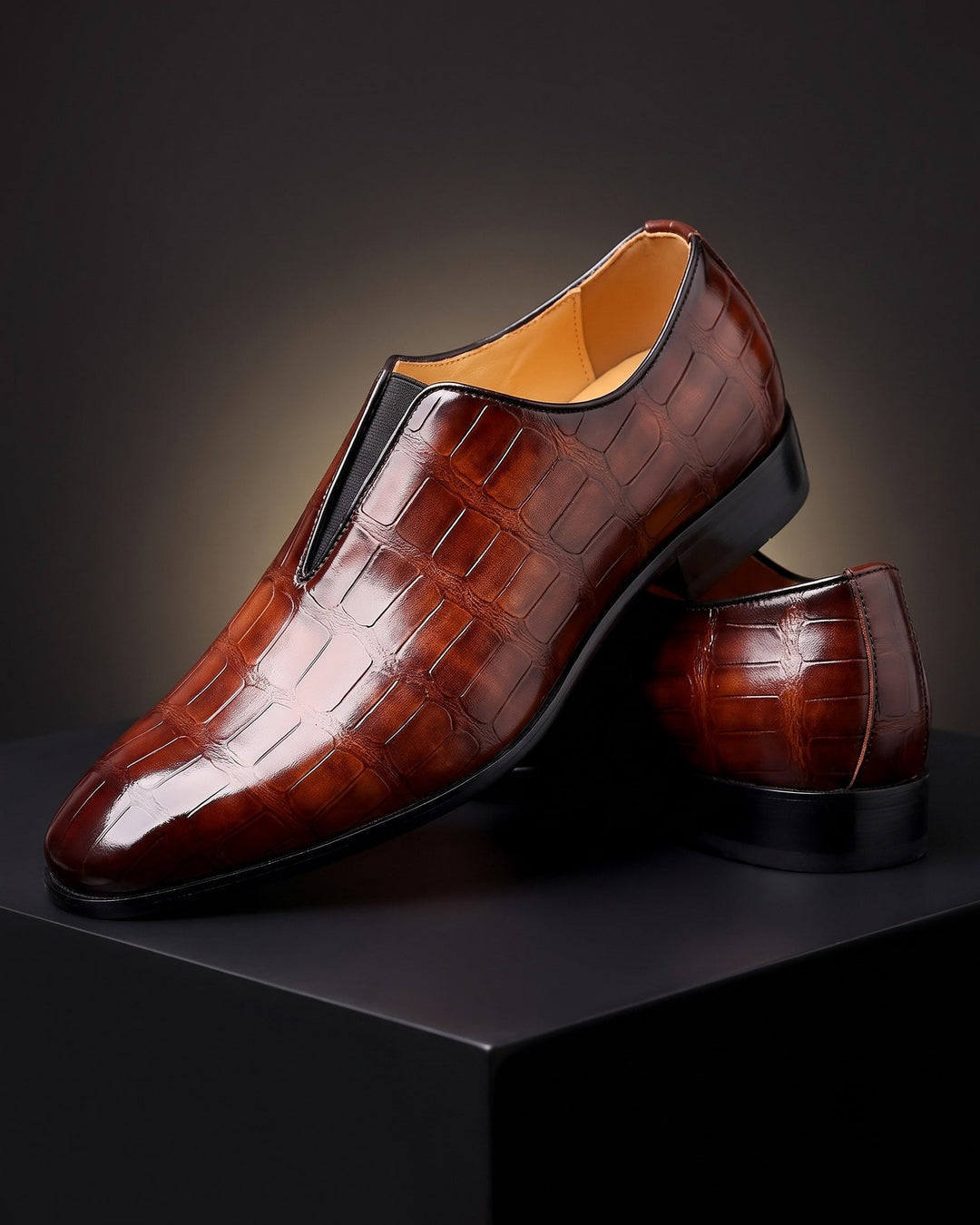 Amphon – Mokasyny z Fakturą Przypominającą Skórę Krokodyla i Konstrukcją Typu Slip-on
