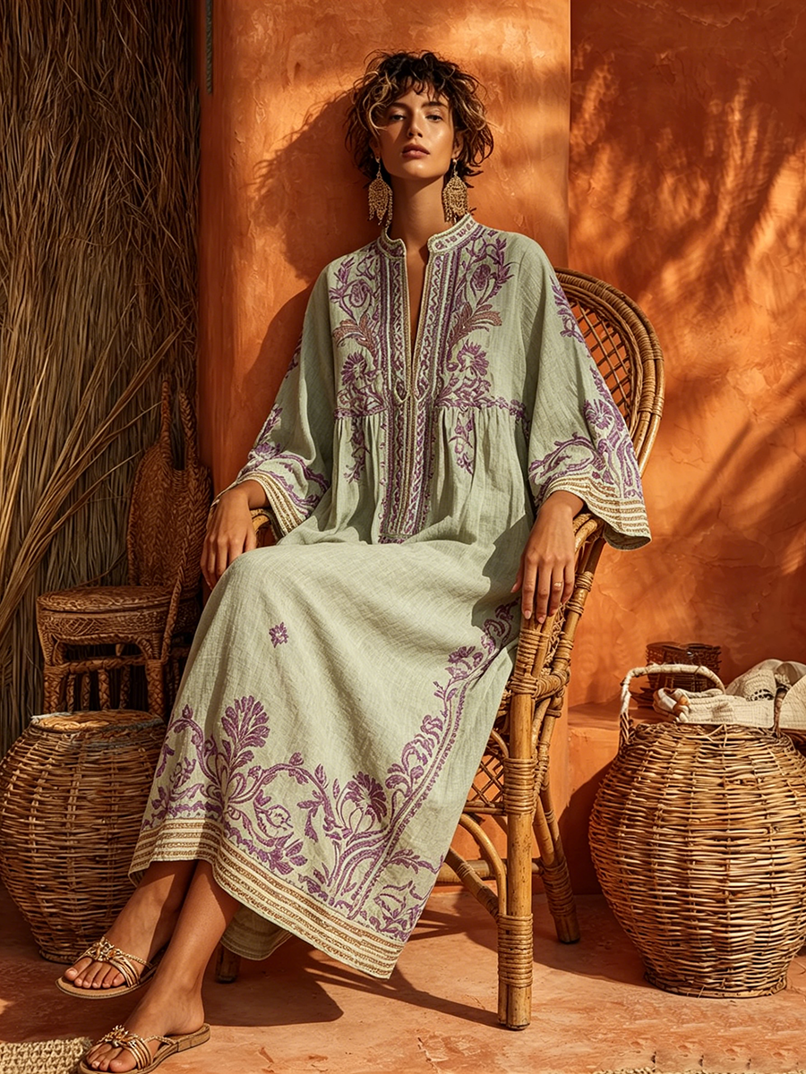 Sariana - Sukienka w Stylu Boho z Haftem i Dekoltem w Serek