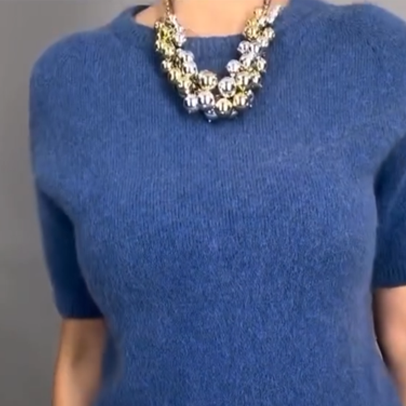 Nirosha - Elegancka Bluzka z Kwiatowym Wzorem i Spódnica Midi