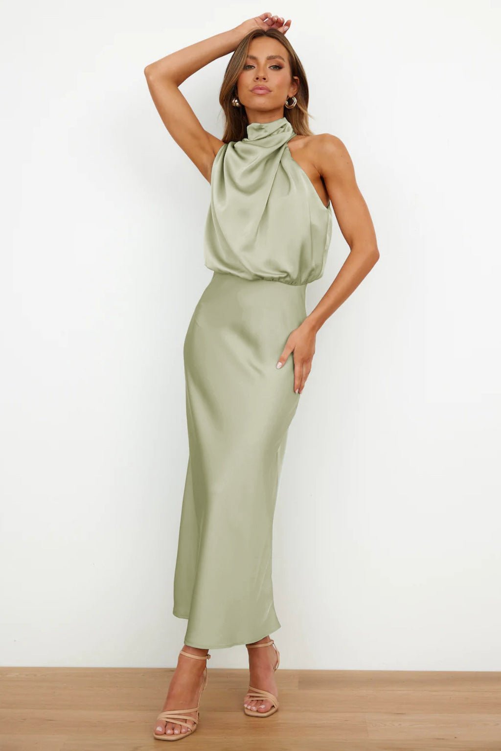 Aukje – Elegancka Satynowa Sukienka Maxi Bez Rękawów