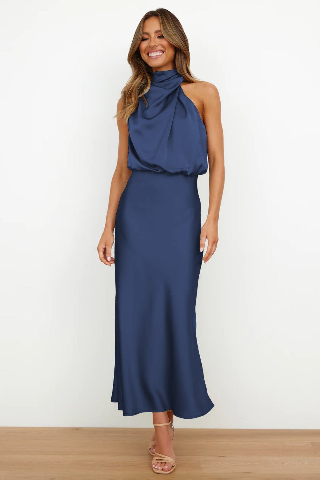 Aukje – Elegancka Satynowa Sukienka Maxi Bez Rękawów