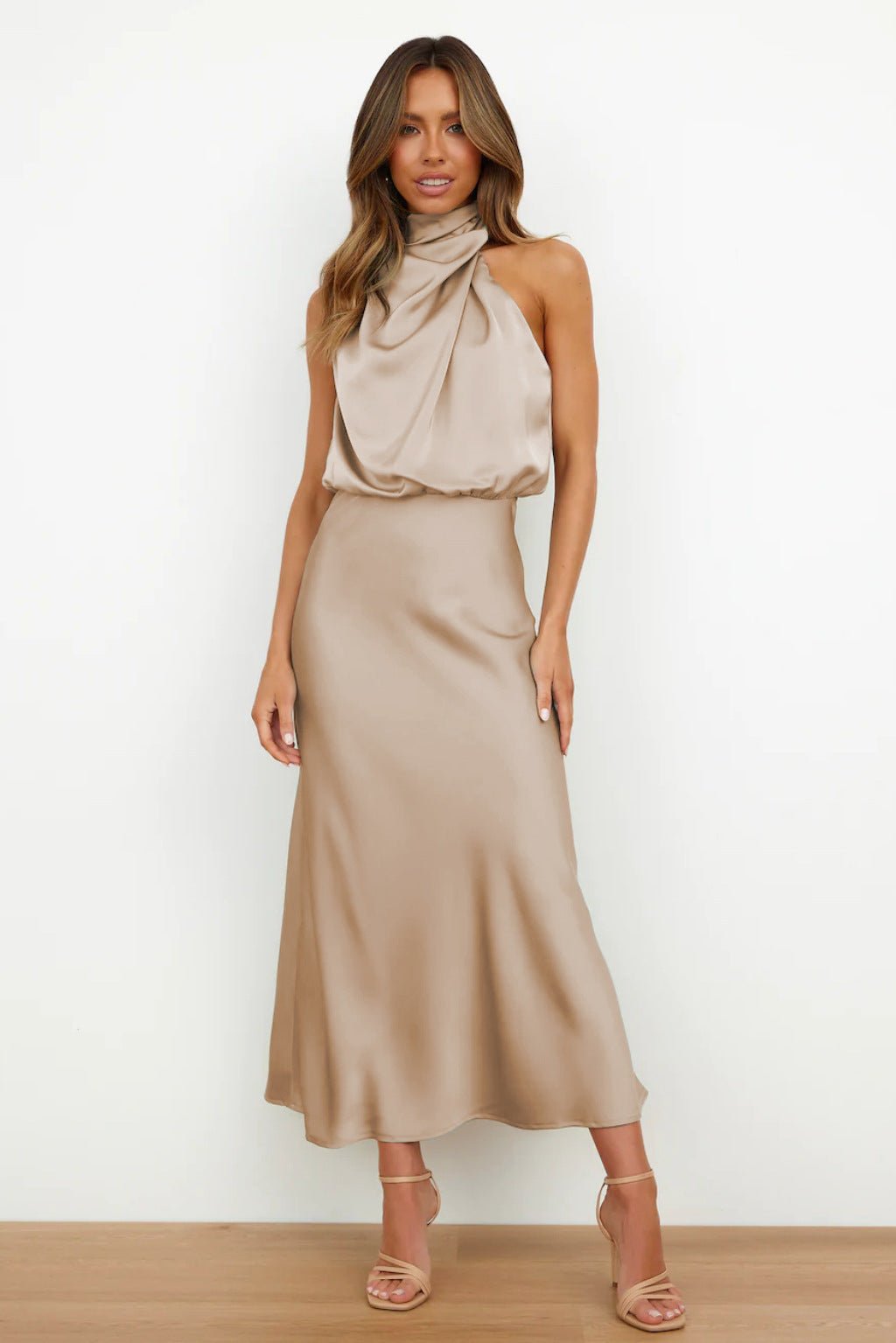 Aukje – Elegancka Satynowa Sukienka Maxi Bez Rękawów
